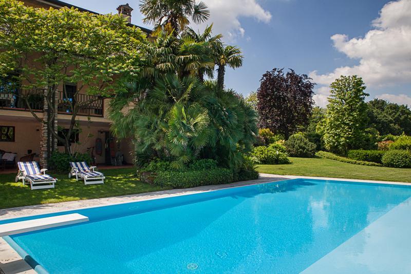 B&B Villa Adriano Дезенцано-дель-Гарда Екстер'єр фото