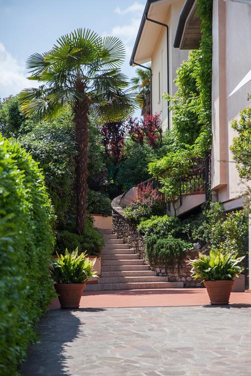B&B Villa Adriano Дезенцано-дель-Гарда Екстер'єр фото