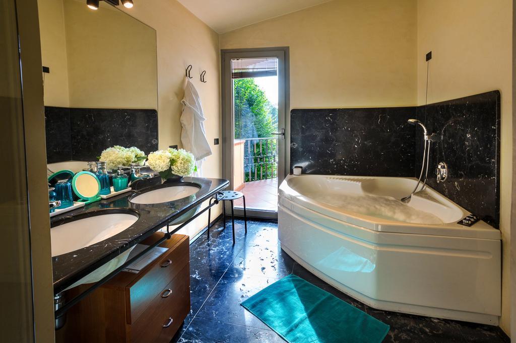 B&B Villa Adriano Дезенцано-дель-Гарда Екстер'єр фото