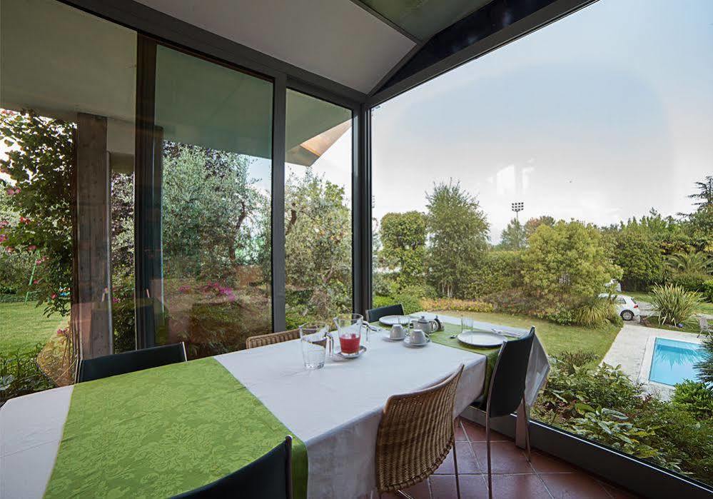 B&B Villa Adriano Дезенцано-дель-Гарда Екстер'єр фото